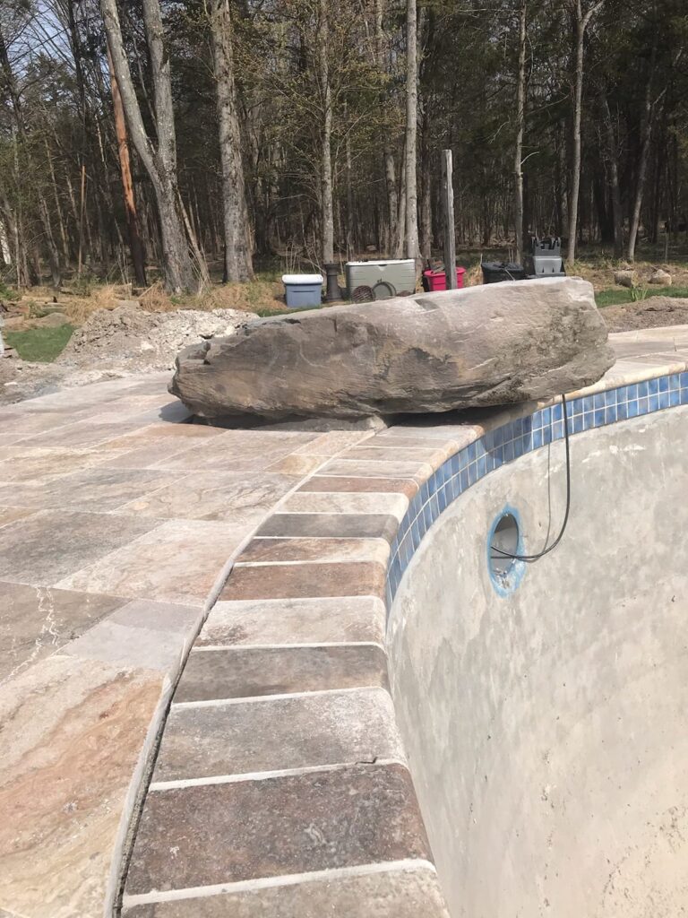 Travertine Scabos Bulker Rock